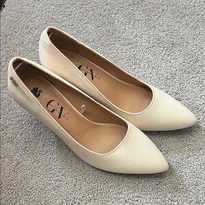 Elegant Cream Women's Shoes